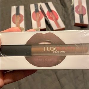 Huda Beauty Liquid Matte in Spice Girl